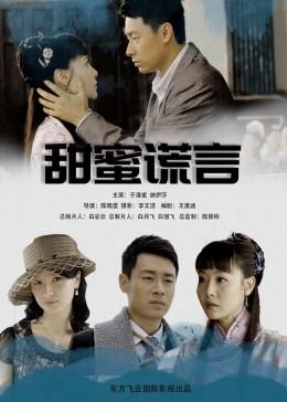 浅灰色V字紧身上衣搭配牛仔短裤，气质又百搭，这样的搭配你觉得怎么样呢？